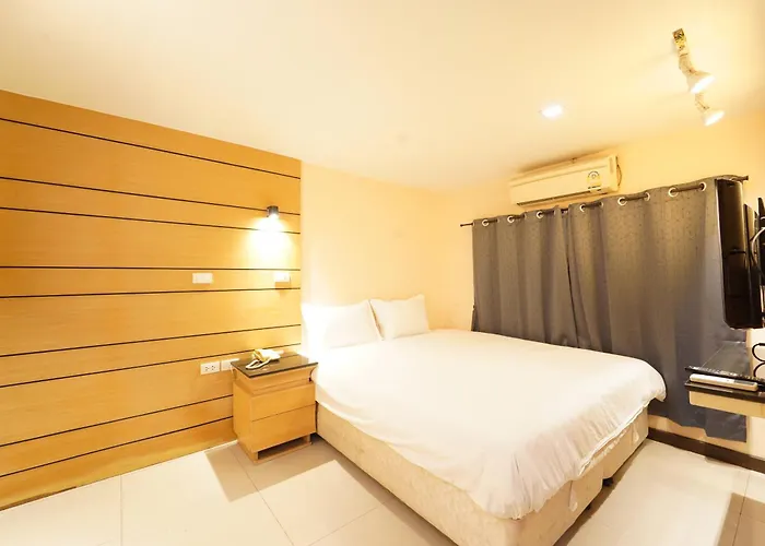 Upar Sukhumvit 11 Nana Hotel 3*