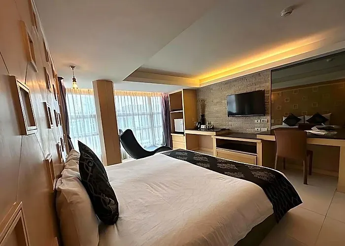 Hotel Upar Sukhumvit 11 Nana 3*
