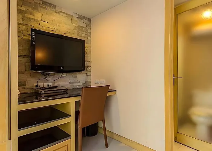 Upar Sukhumvit 11 Nana Hotel 3*